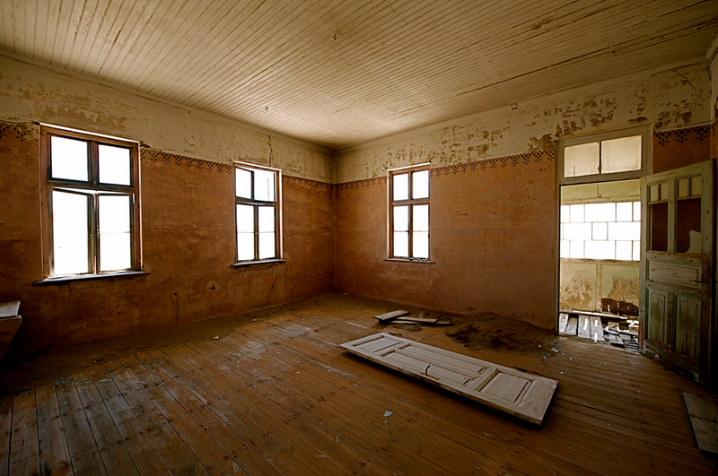 Illustration for article titled The Strangest and Most Tragic Ghost Towns from Around the World